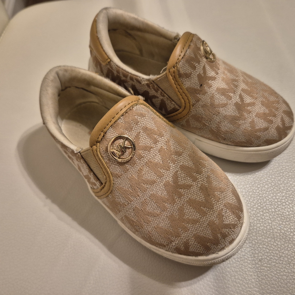 Michael Kors Tan Sneakers Slip-On Style